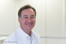 Vorsitzender des Vereins und Belegarzt Dr. med. J�rgen K�bler